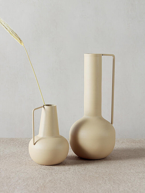 Mona Metal Vase Sand 03